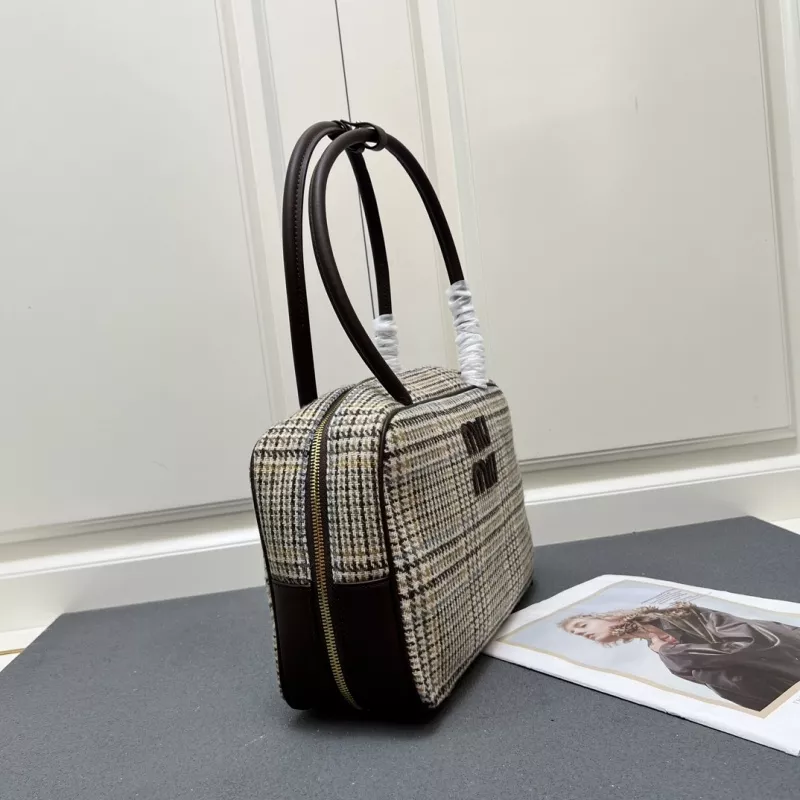 Trendsetting 6639 MIU MIU AAA Quality Handbags For Women