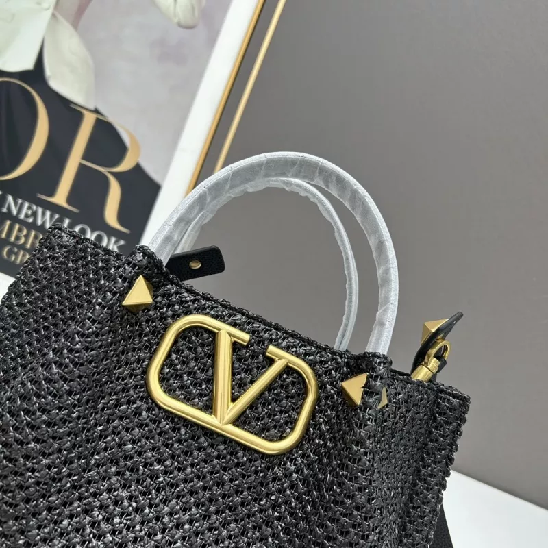 Trendsetting 6803 Valentino AAA Quality Handbags For Women