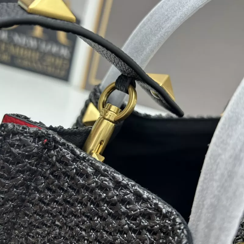 Trendsetting 6803 Valentino AAA Quality Handbags For Women