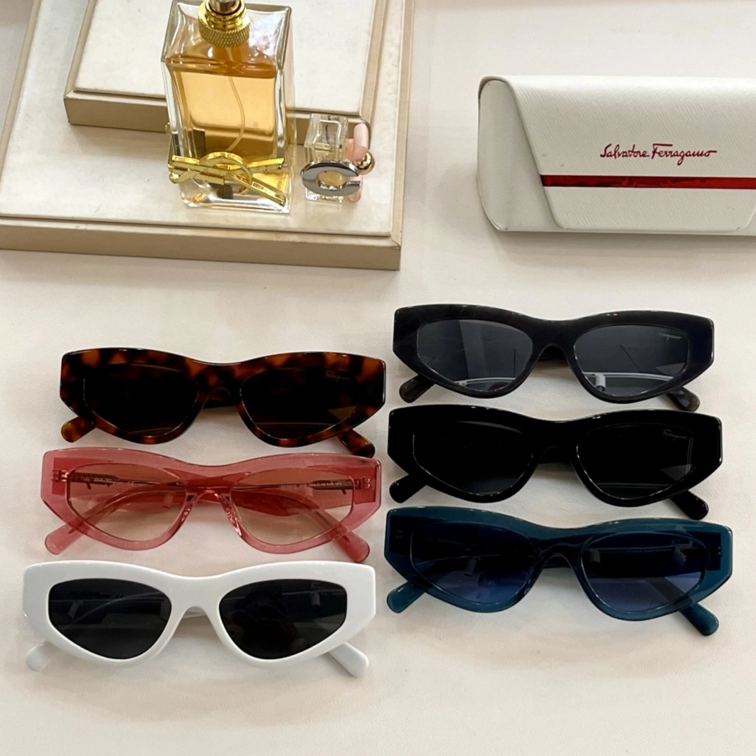 Trendsetting 6930 Salvatore Ferragamo AAA Quality Sunglasses