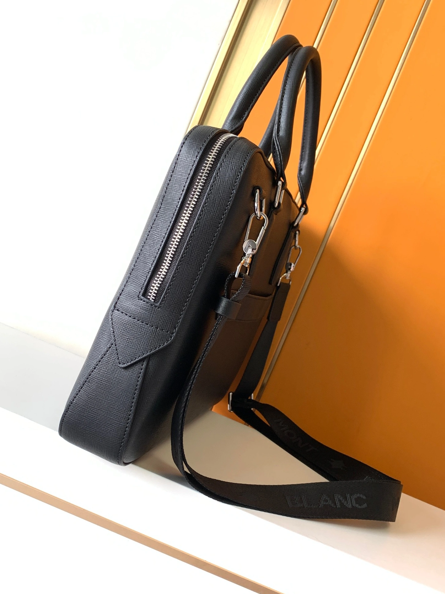 Trendsetting 7029 Mont Blanc AAA Man Handbags
