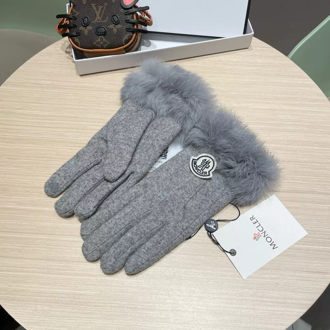 Trendsetting 7405 Prada Gloves