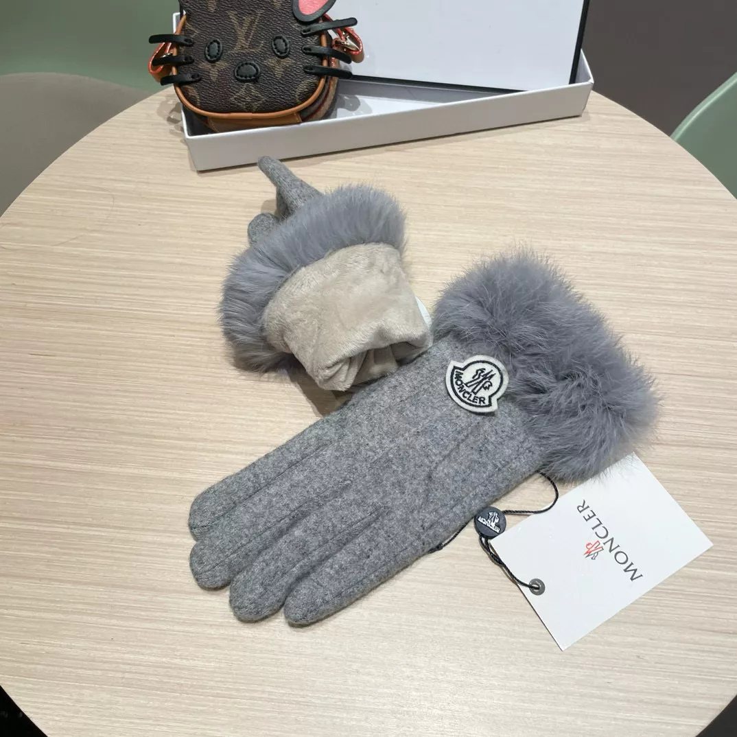 Trendsetting 7405 Prada Gloves
