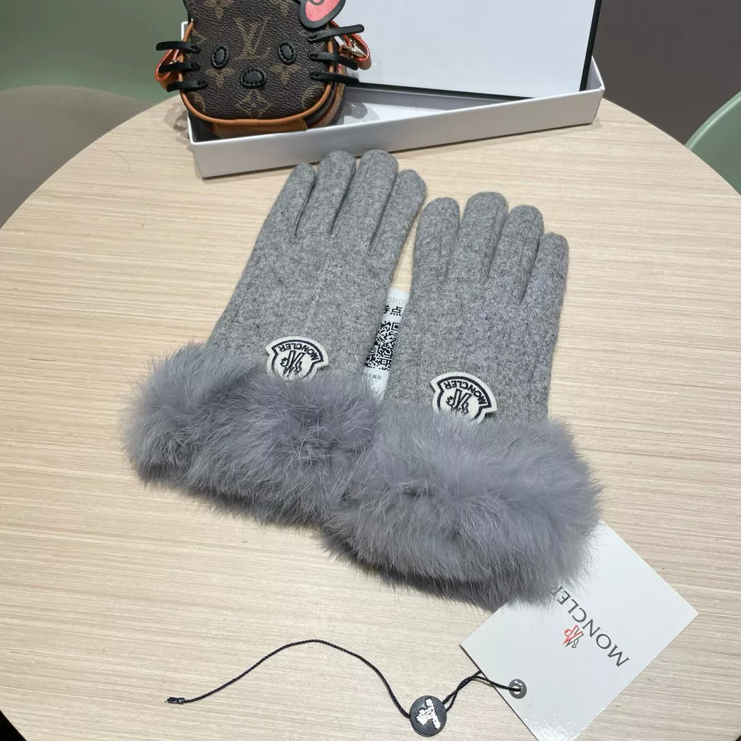 Trendsetting 7405 Prada Gloves