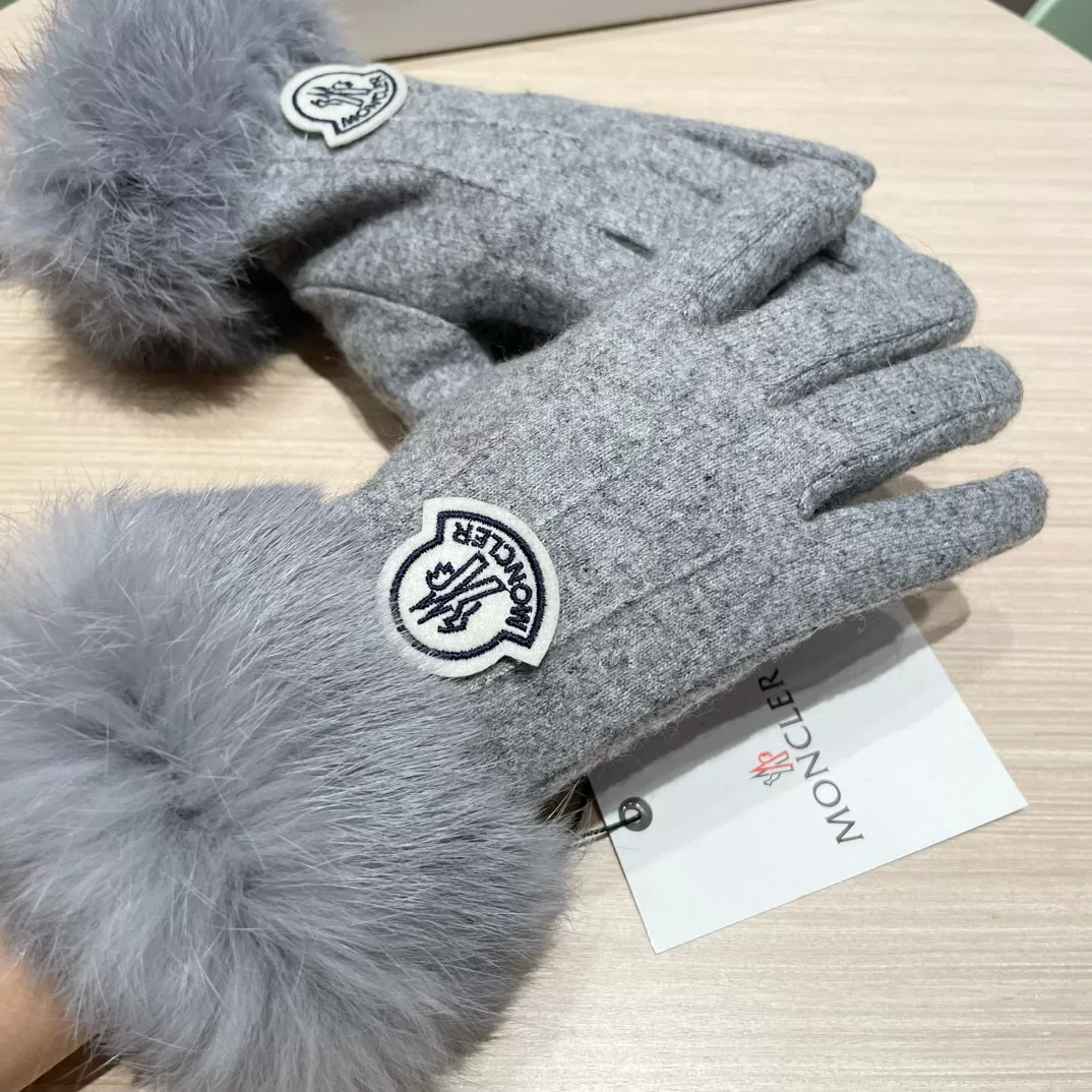 Trendsetting 7405 Prada Gloves