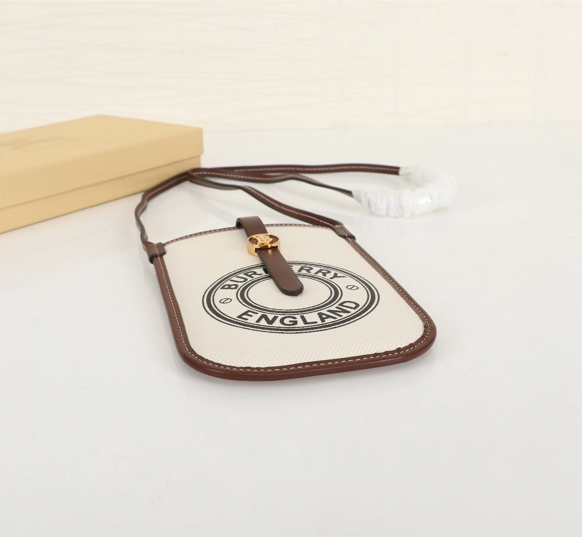 Trendsetting 7427 Burberry AAA Quality Card Case