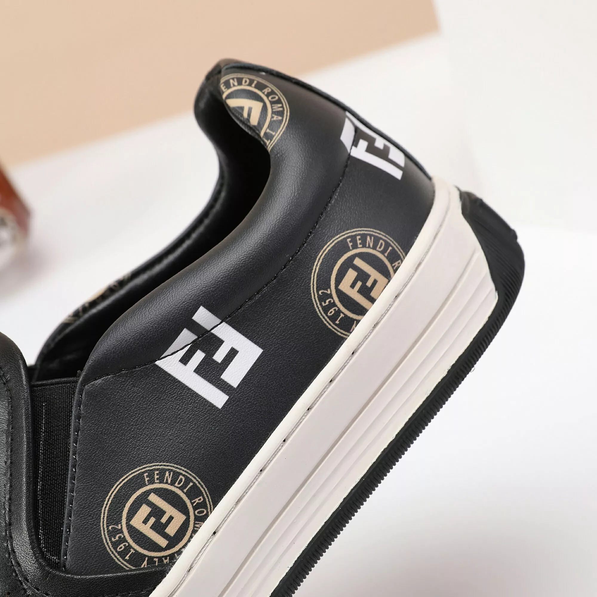 Trendsetting 7553 Fendi Casual Shoes For Men