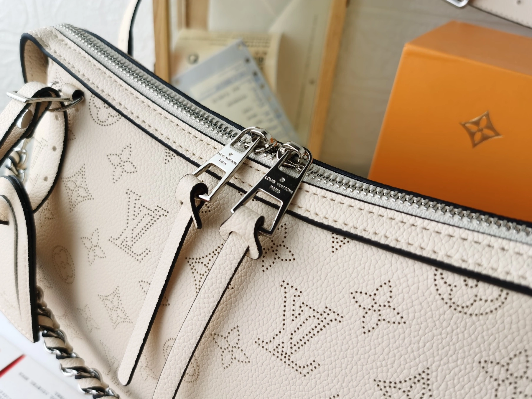 Trendsetting 7798 Louis Vuitton AAA Quality Shoulder Bags For Women