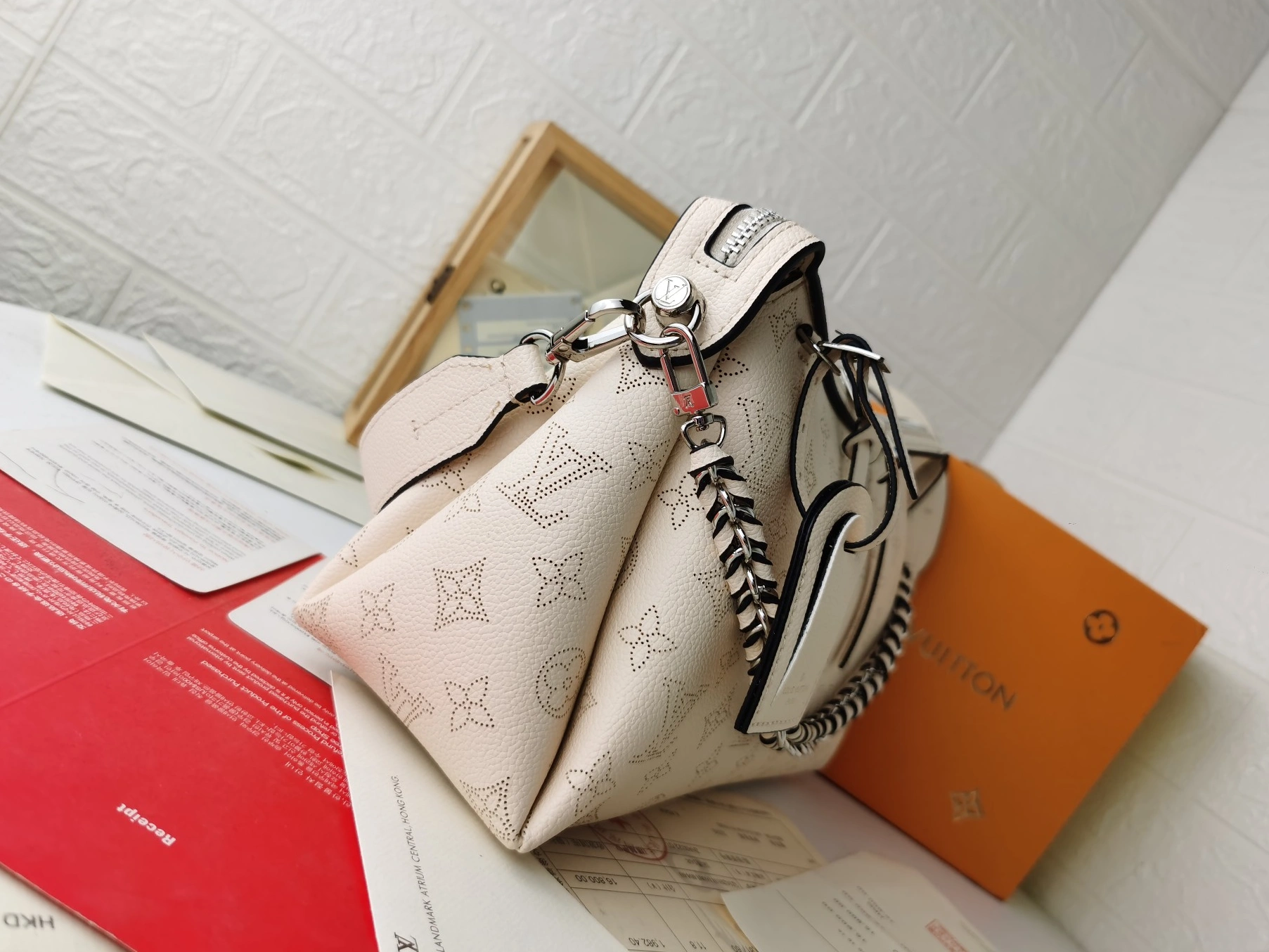 Trendsetting 7798 Louis Vuitton AAA Quality Shoulder Bags For Women
