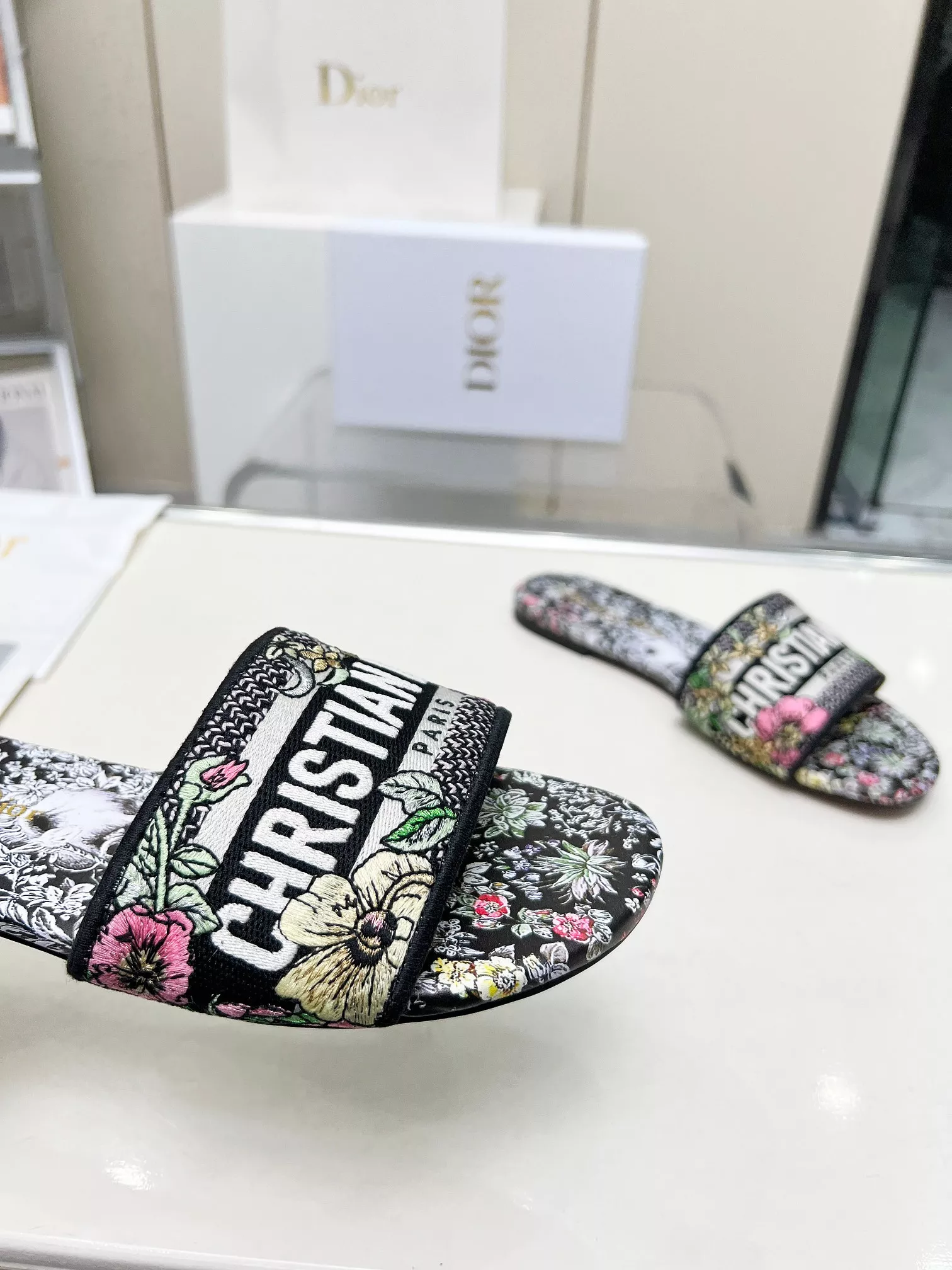 Trendsetting 7984 Christian Dior Slippers For Women