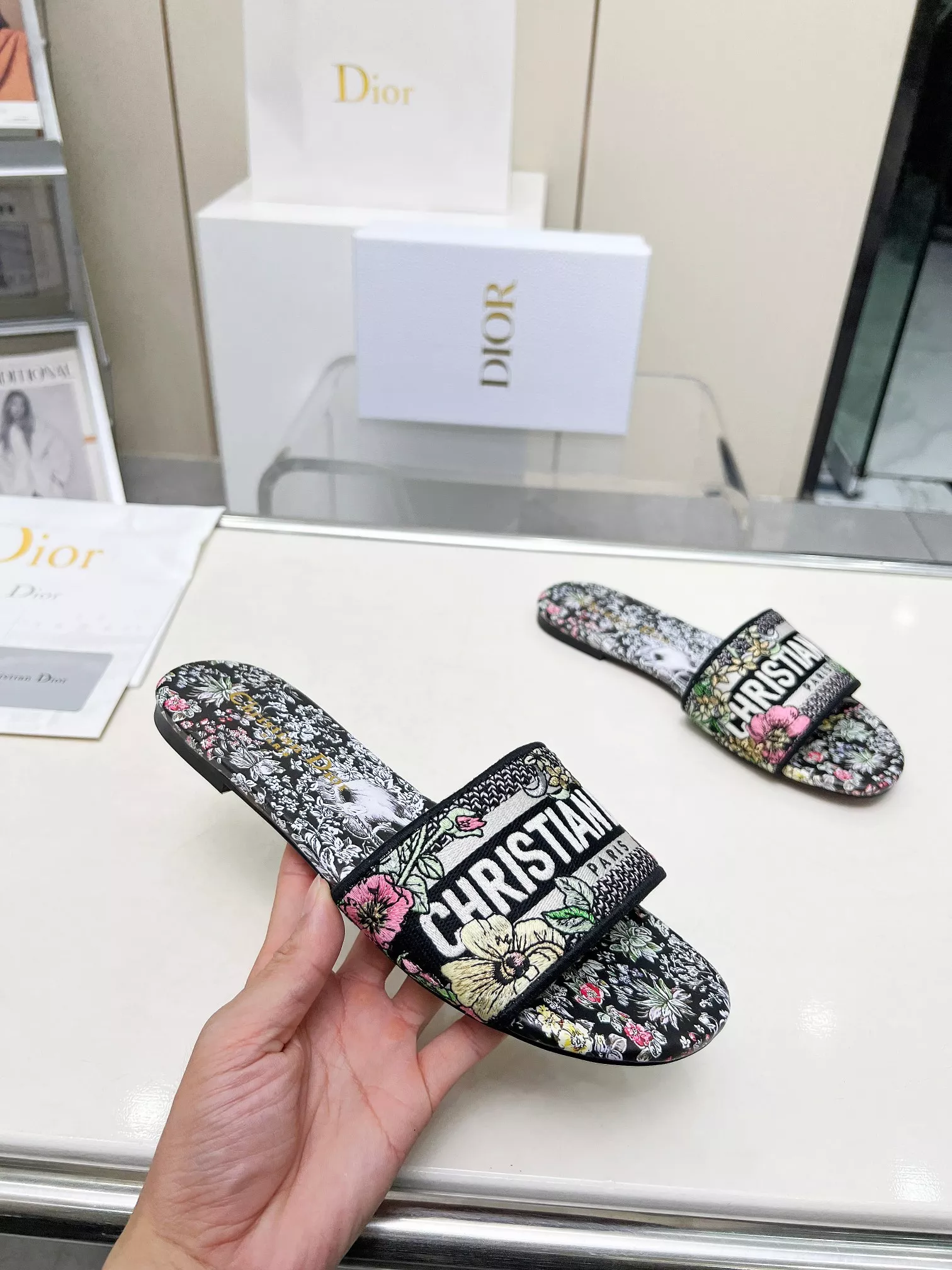 Trendsetting 7984 Christian Dior Slippers For Women