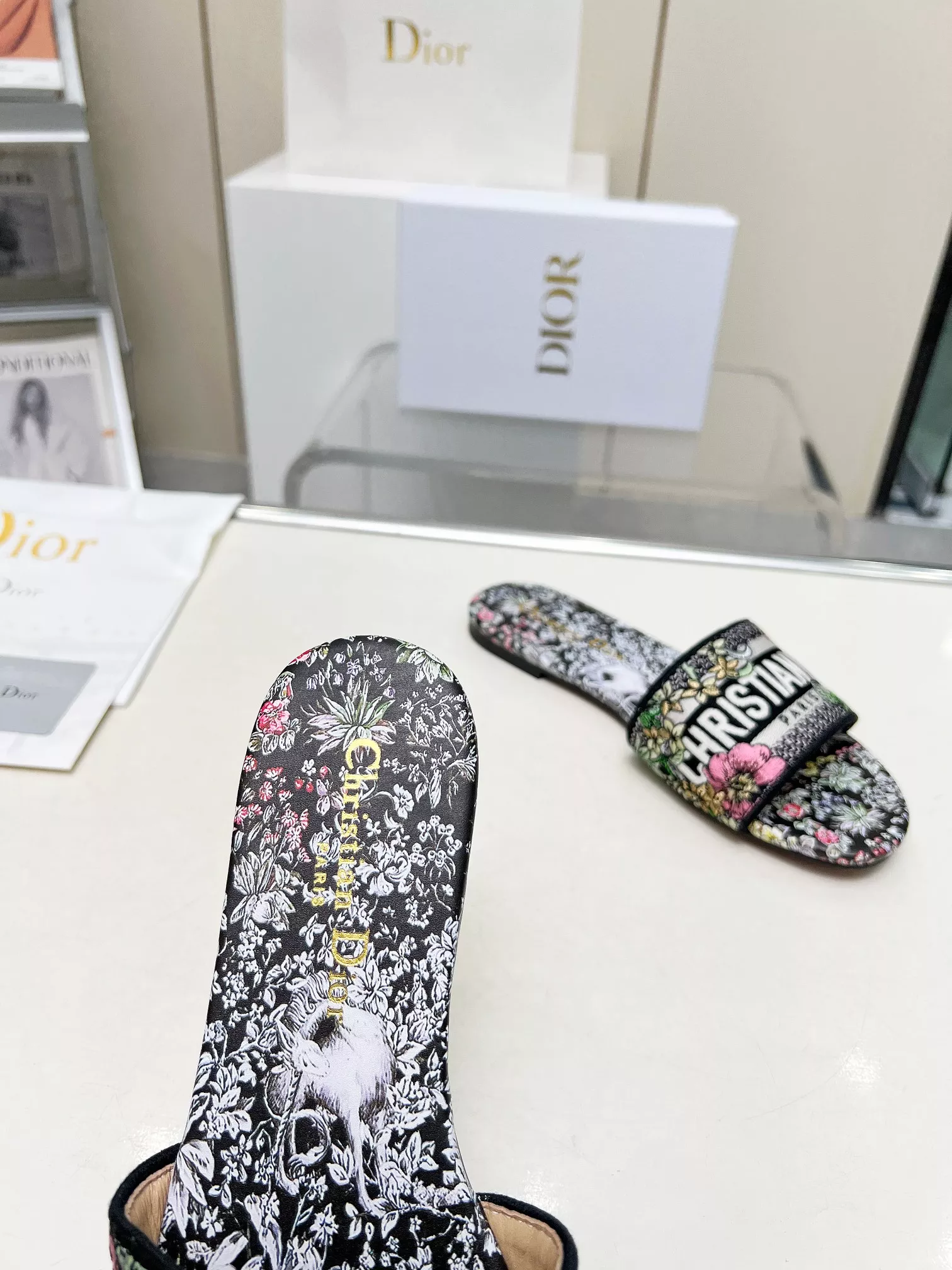 Trendsetting 7984 Christian Dior Slippers For Women