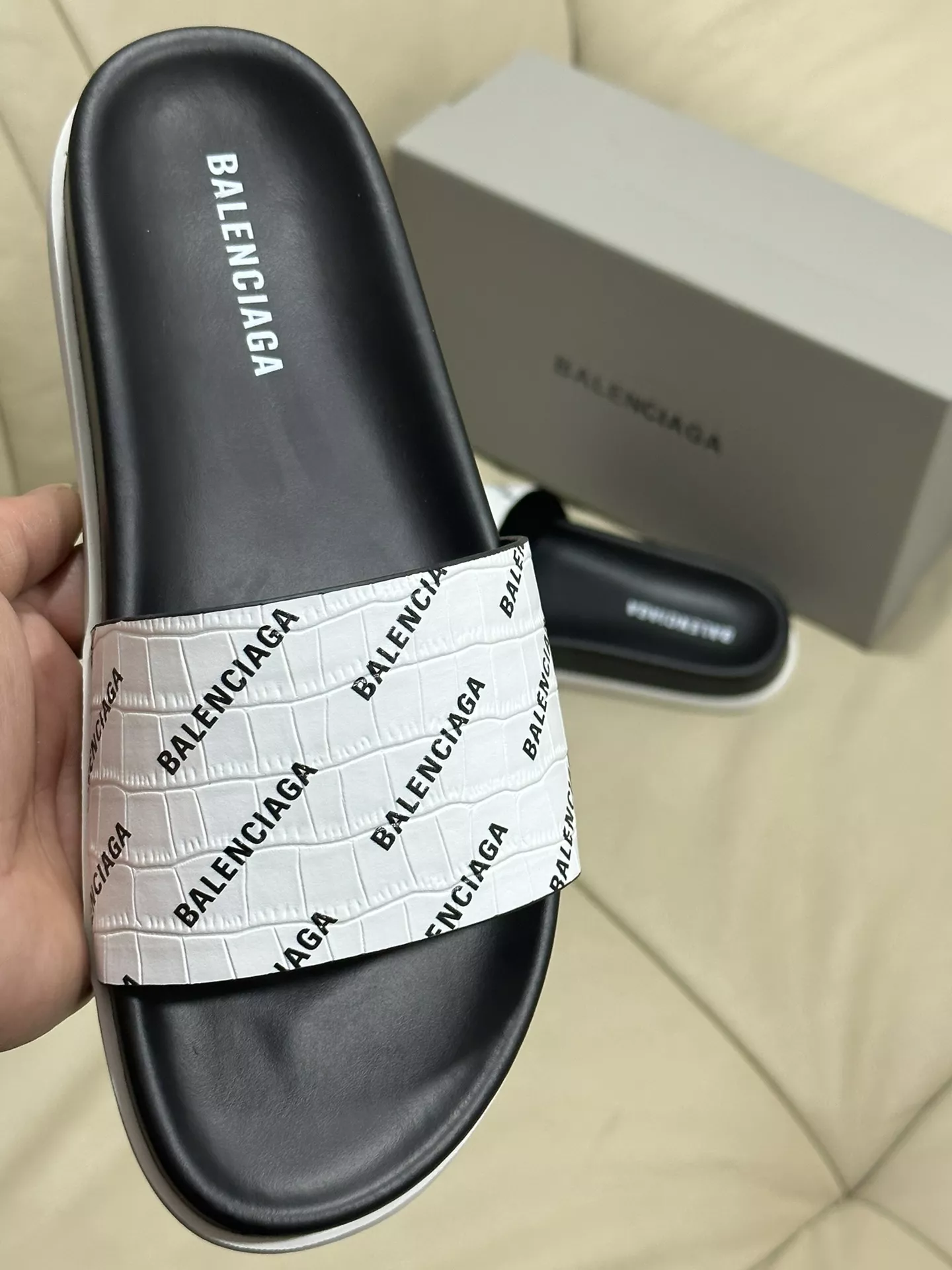 Trendsetting 7997 Balenciaga Slippers For Men