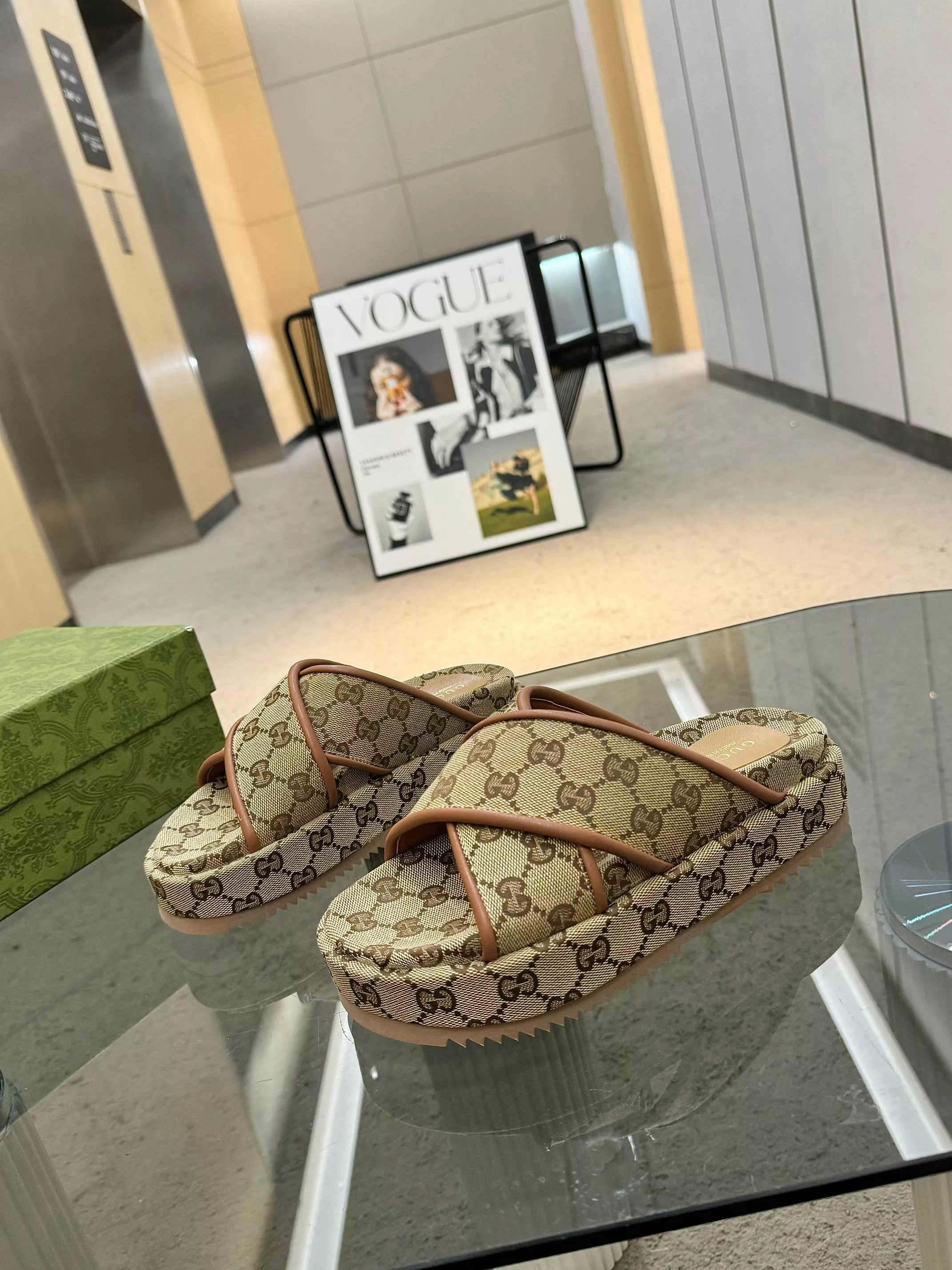Trendsetting 8023 Gucci Slippers For Women