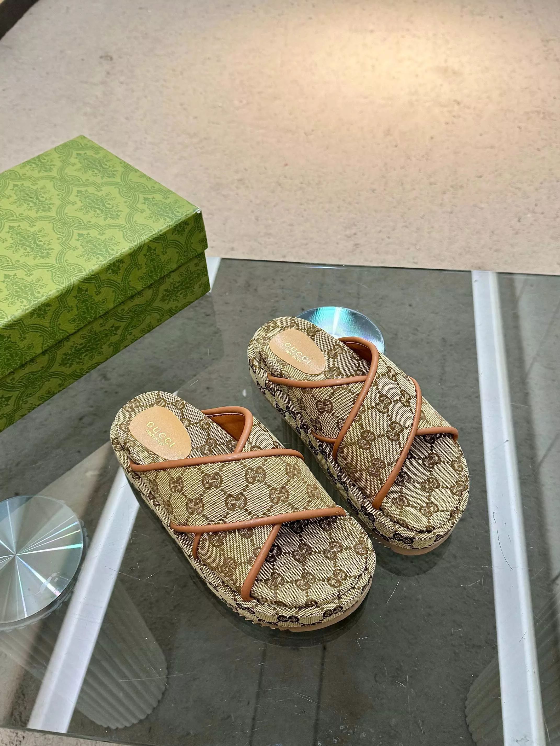 Trendsetting 8023 Gucci Slippers For Women