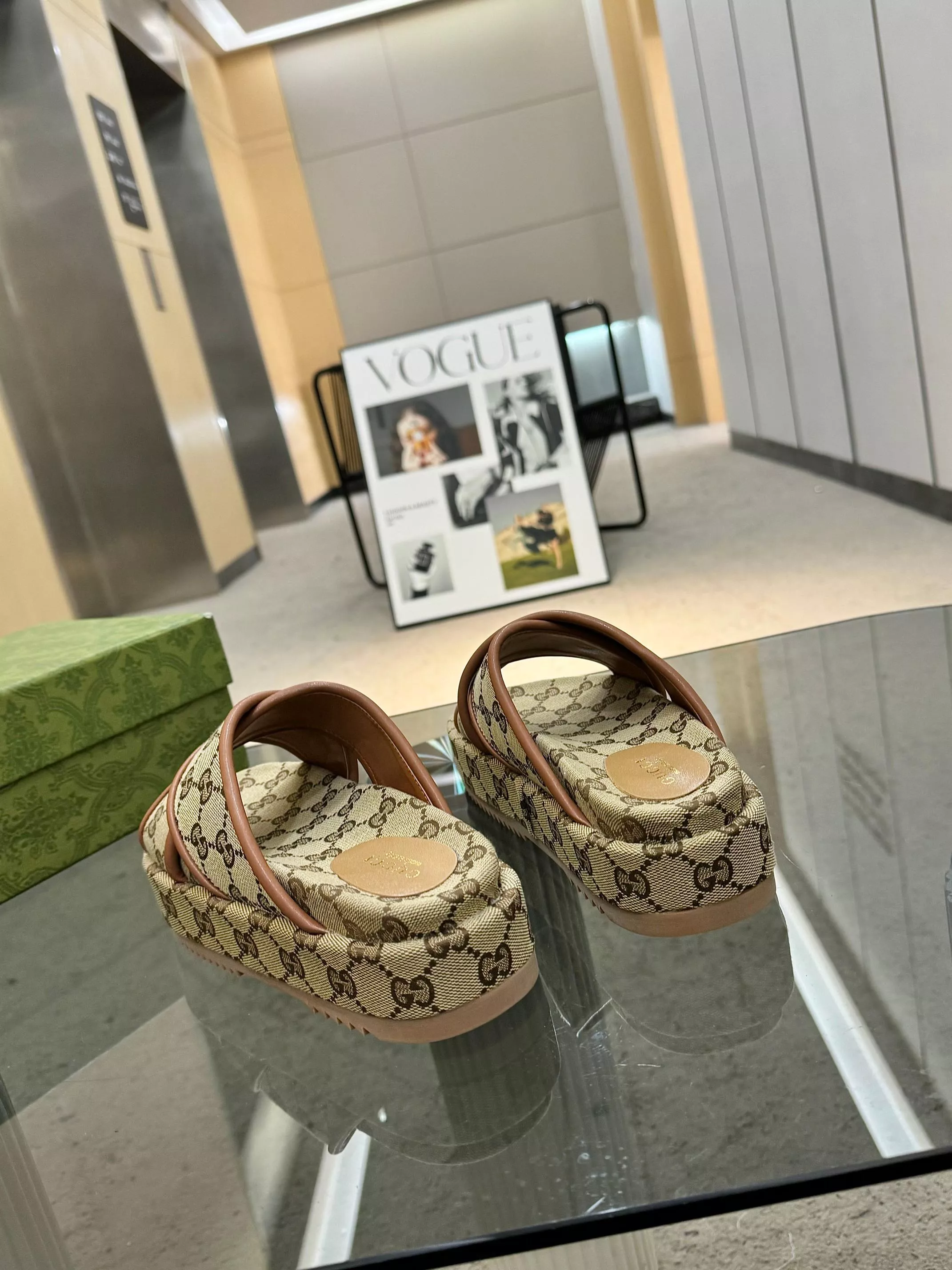 Trendsetting 8023 Gucci Slippers For Women