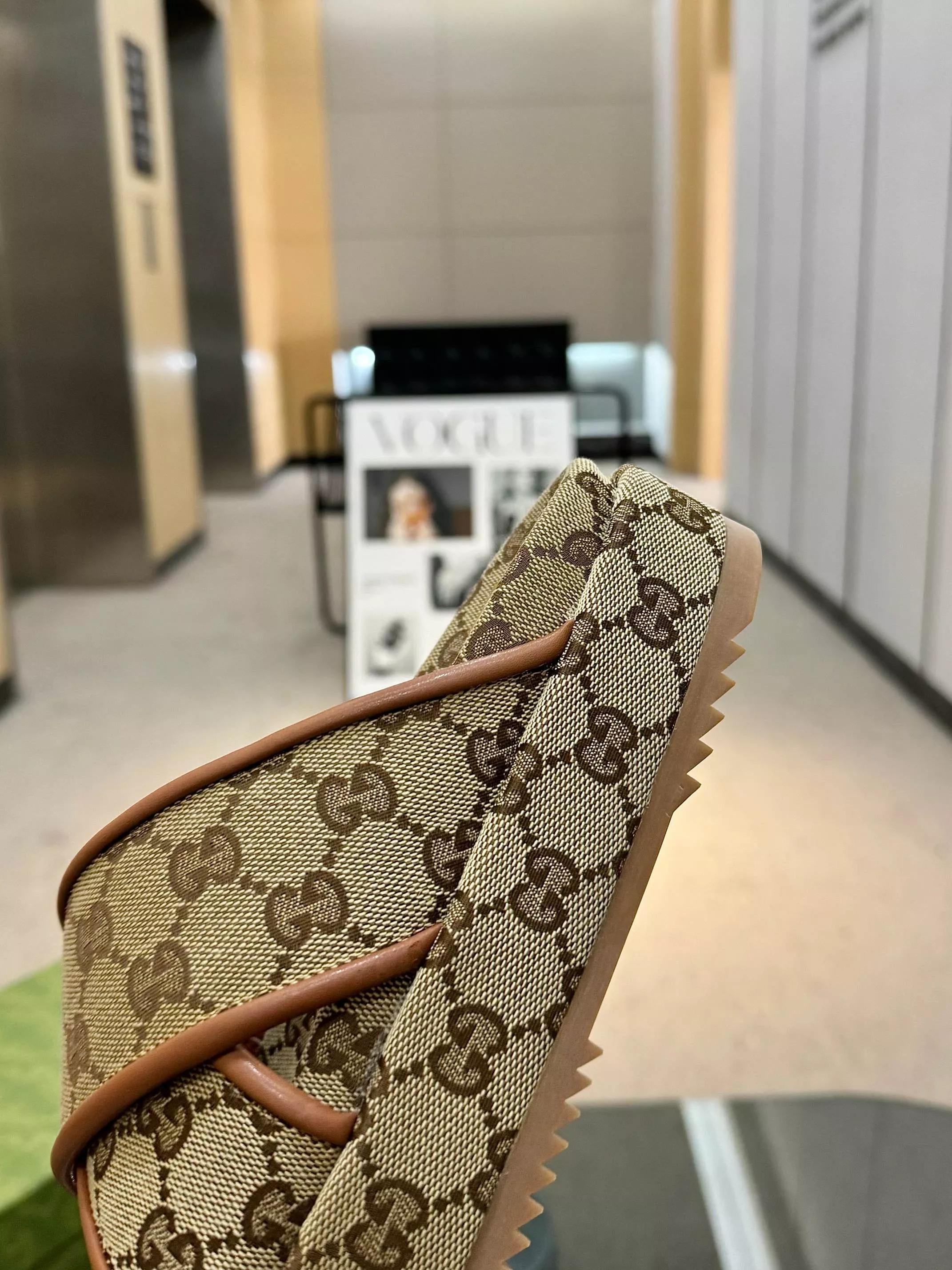 Trendsetting 8023 Gucci Slippers For Women