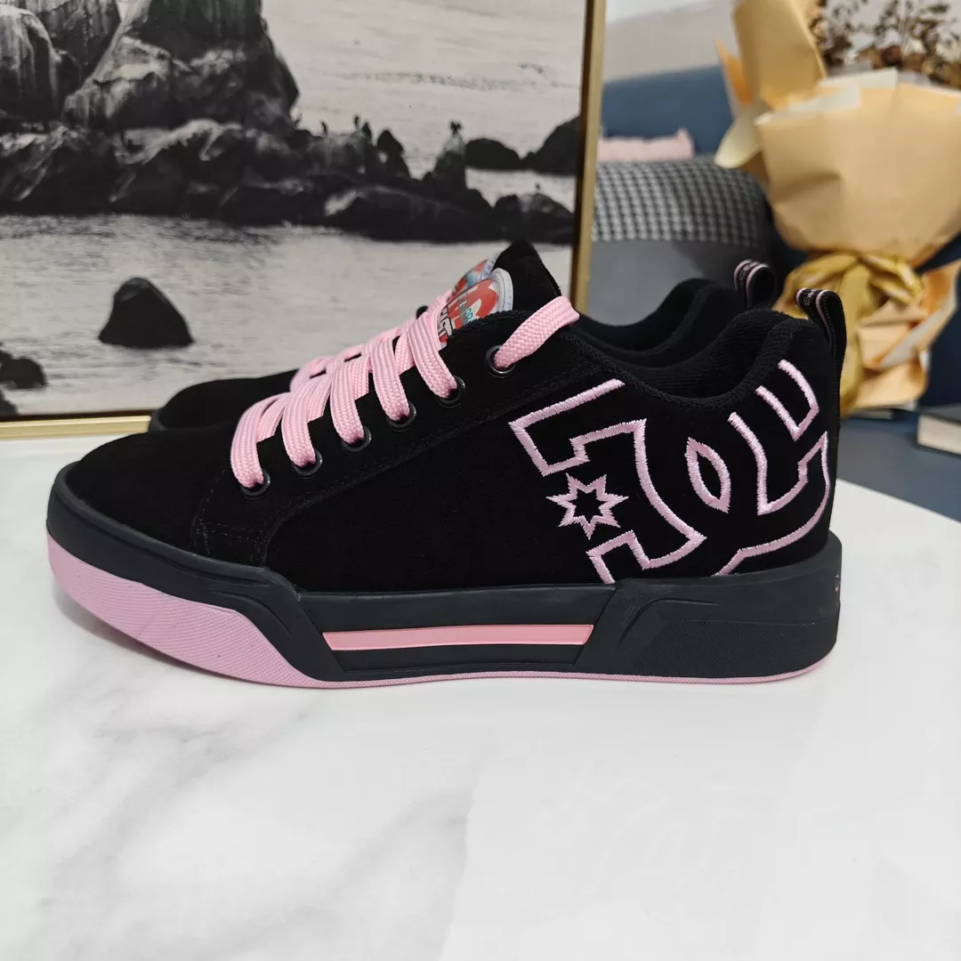 Trendsetting 8026 Dolce & Gabbana D&G Casual Shoes For Women