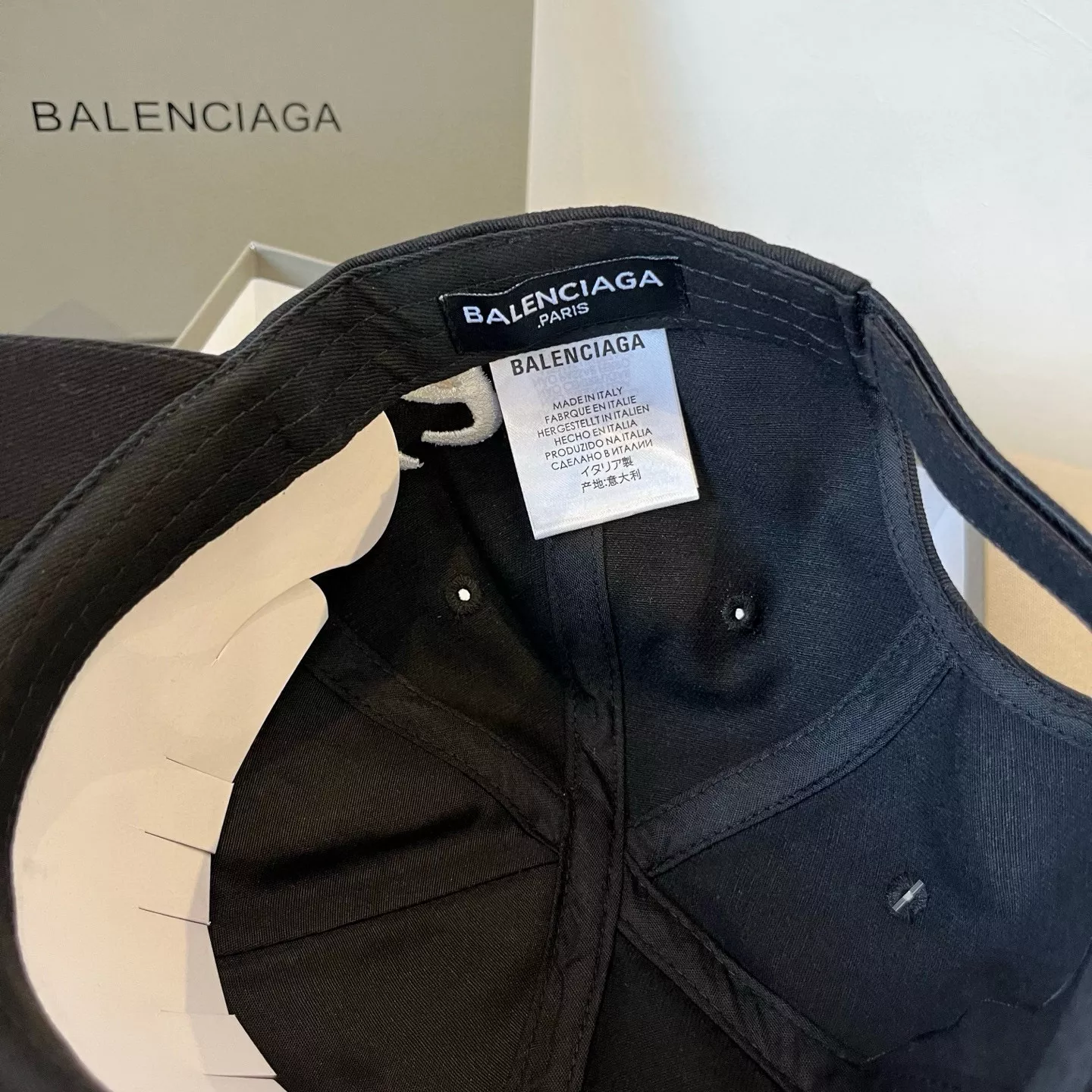 Trendsetting 8029 Balenciaga Caps