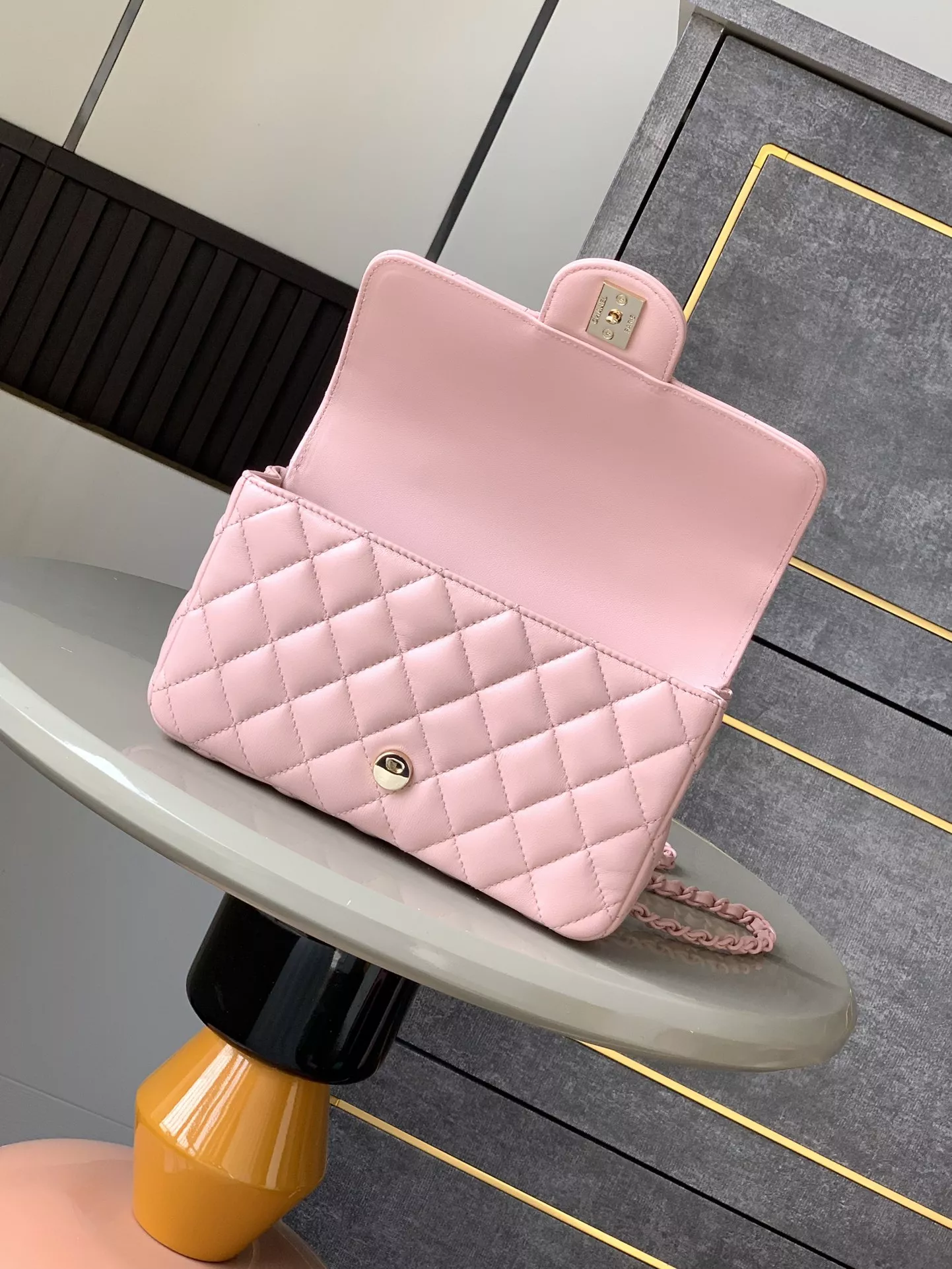 Trendsetting 8089 Chanel AAA Quality Messenger Bags For Women