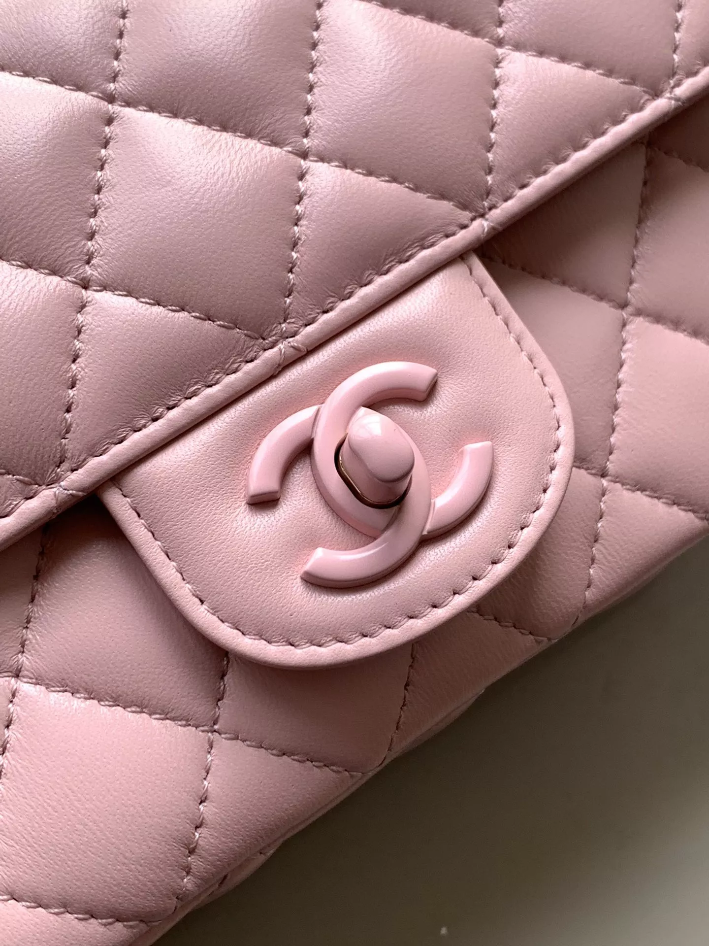 Trendsetting 8089 Chanel AAA Quality Messenger Bags For Women