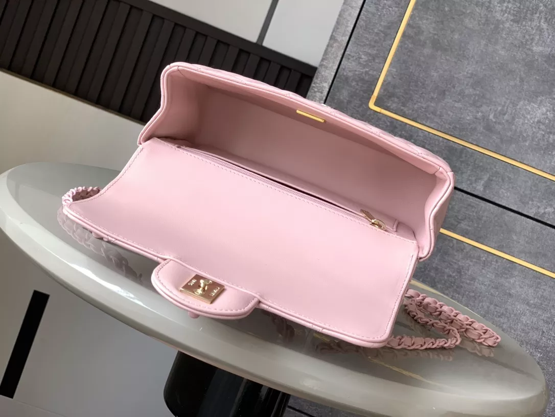 Trendsetting 8089 Chanel AAA Quality Messenger Bags For Women