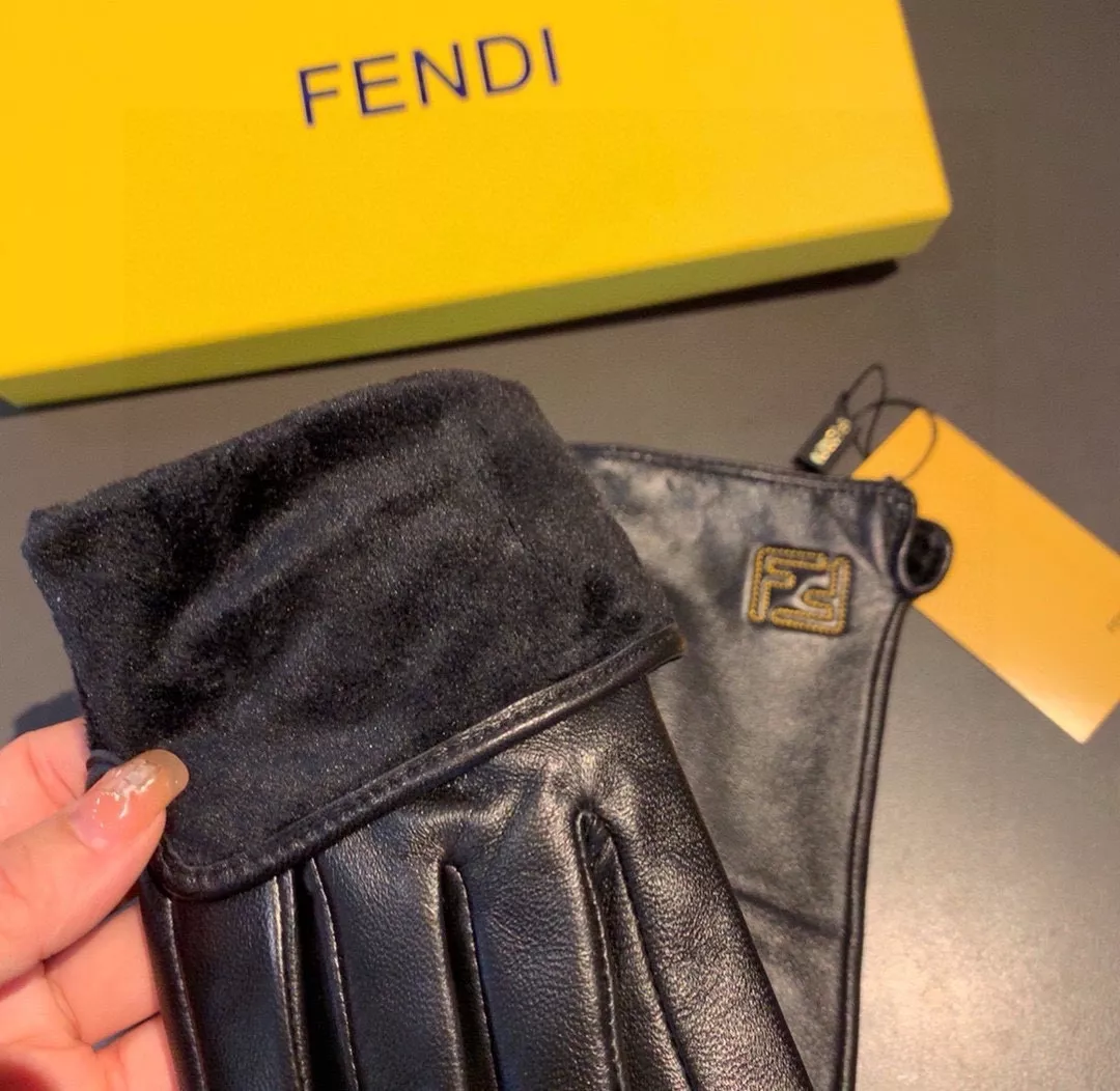 Trendsetting 8110 Fendi Gloves For Women