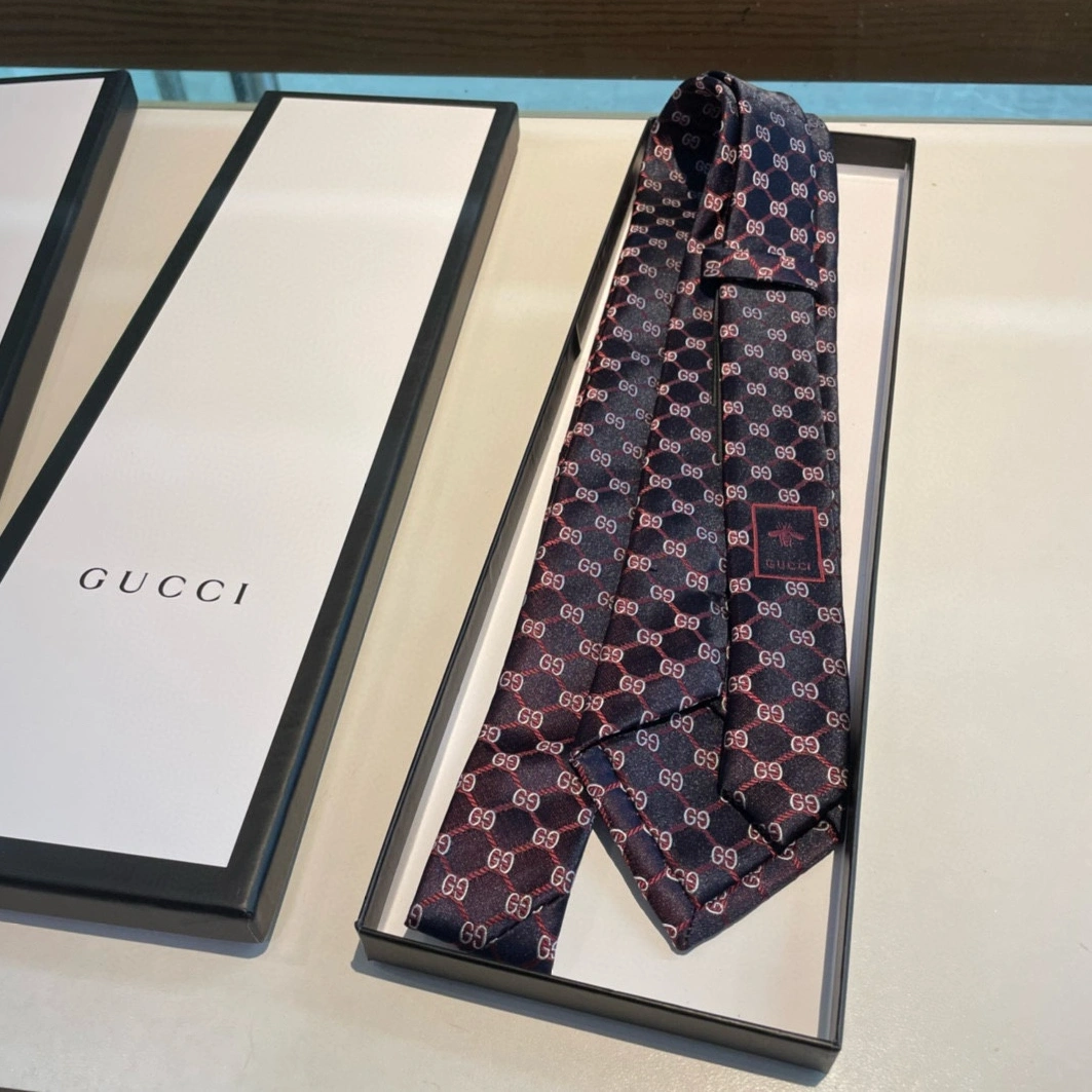 Trendsetting 8272 Gucci Necktie For Men