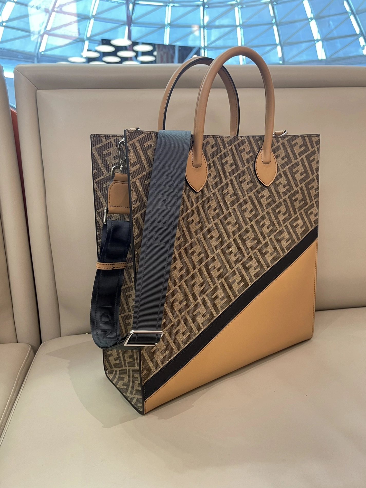 Trendsetting 831 Fendi AAA Quality Handbags For Unisex