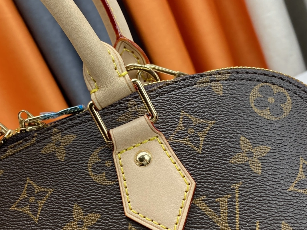 Trendsetting 831 Louis Vuitton AAA Quality Handbags For Women