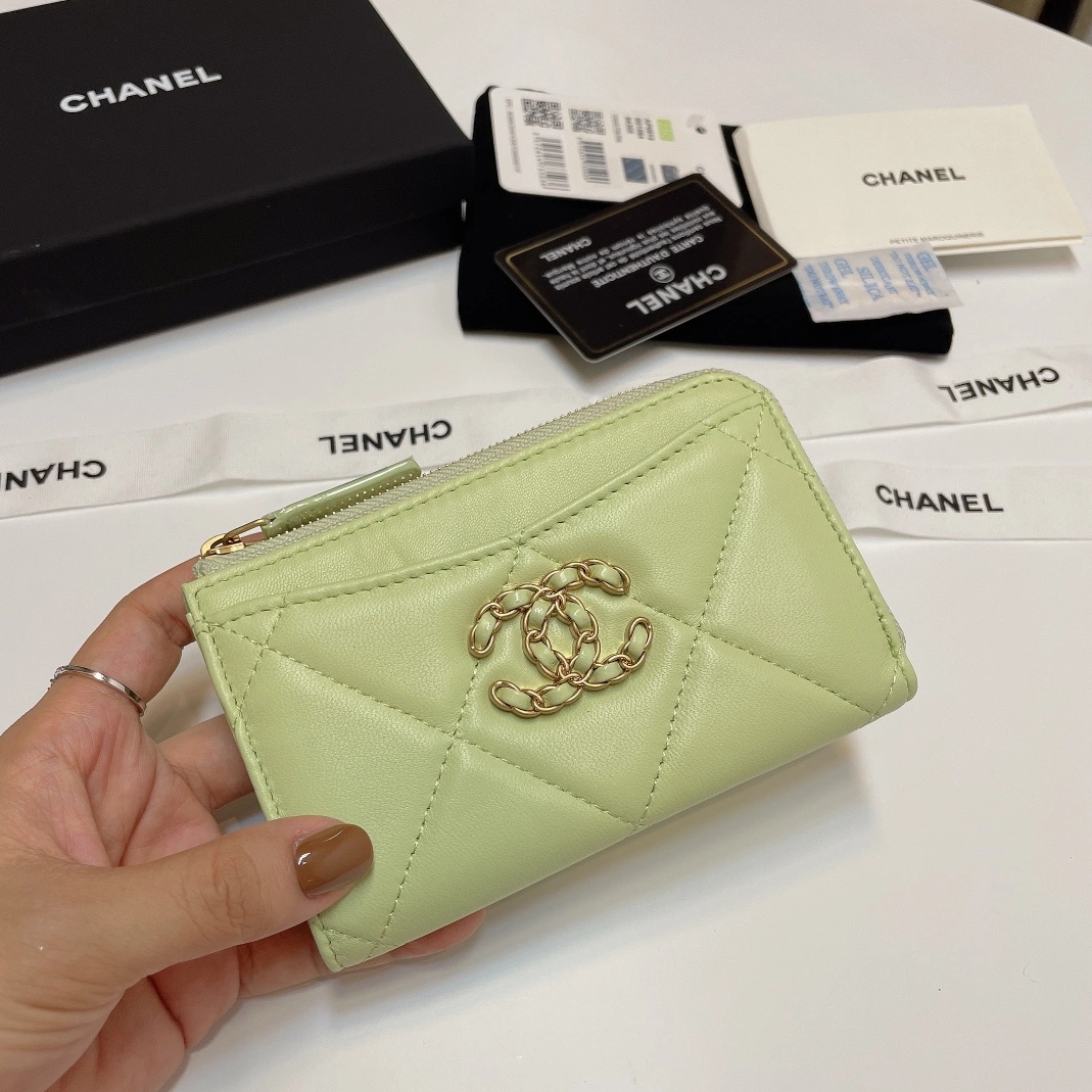 Trendsetting 8537 Chanel Card Case