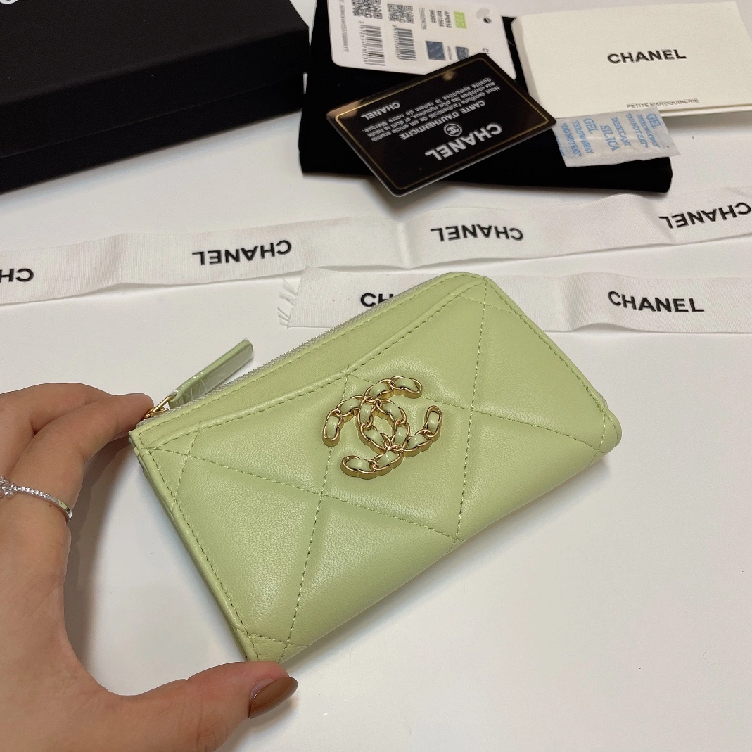 Trendsetting 8537 Chanel Card Case