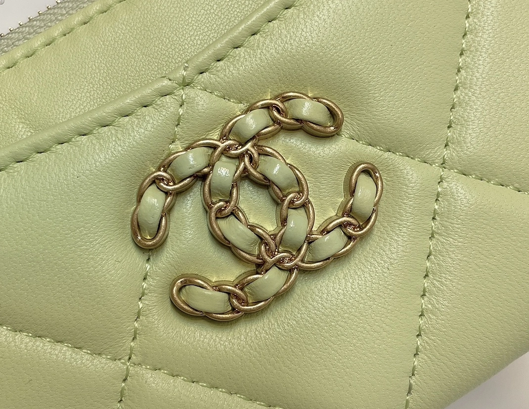 Trendsetting 8537 Chanel Card Case