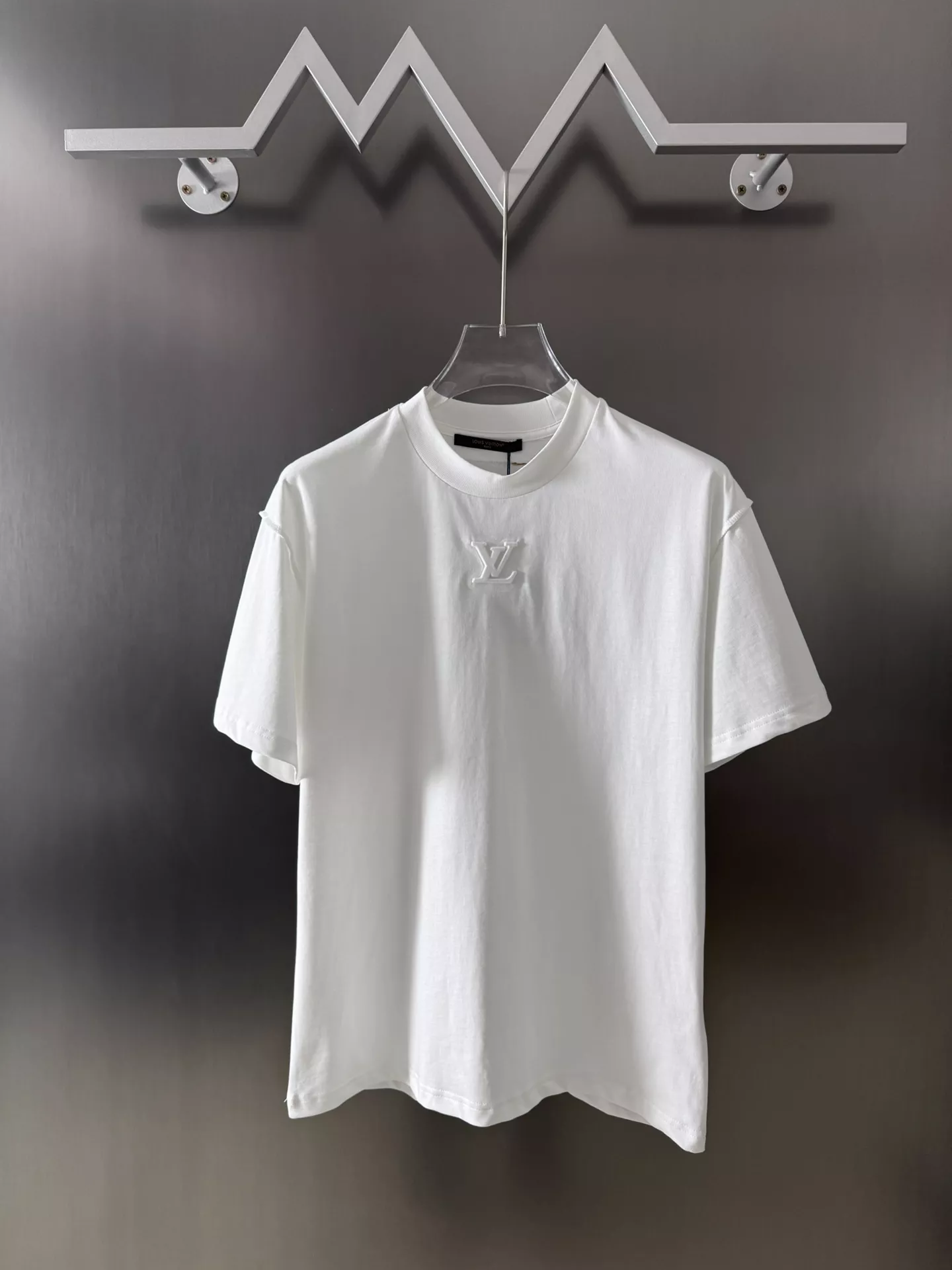 Trendsetting 8547 Louis Vuitton LV T-Shirts Short Sleeved For Unisex