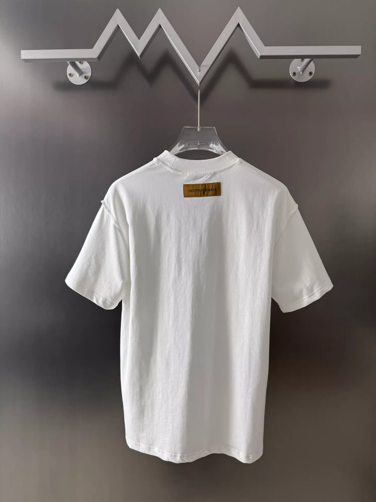 Trendsetting 8547 Louis Vuitton LV T-Shirts Short Sleeved For Unisex