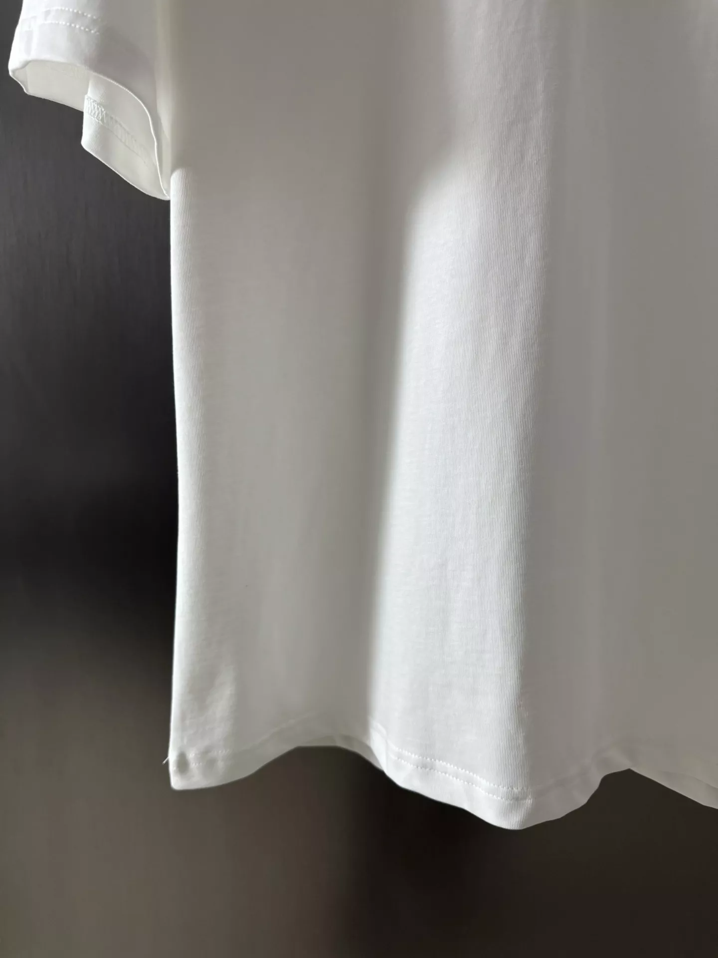 Trendsetting 8547 Louis Vuitton LV T-Shirts Short Sleeved For Unisex