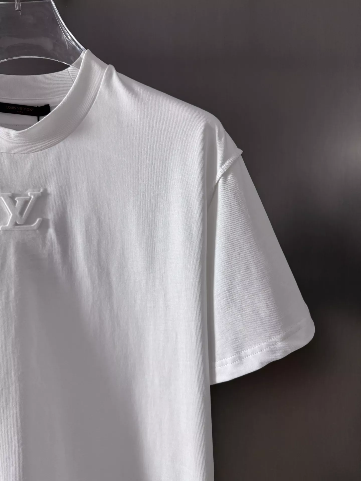 Trendsetting 8547 Louis Vuitton LV T-Shirts Short Sleeved For Unisex