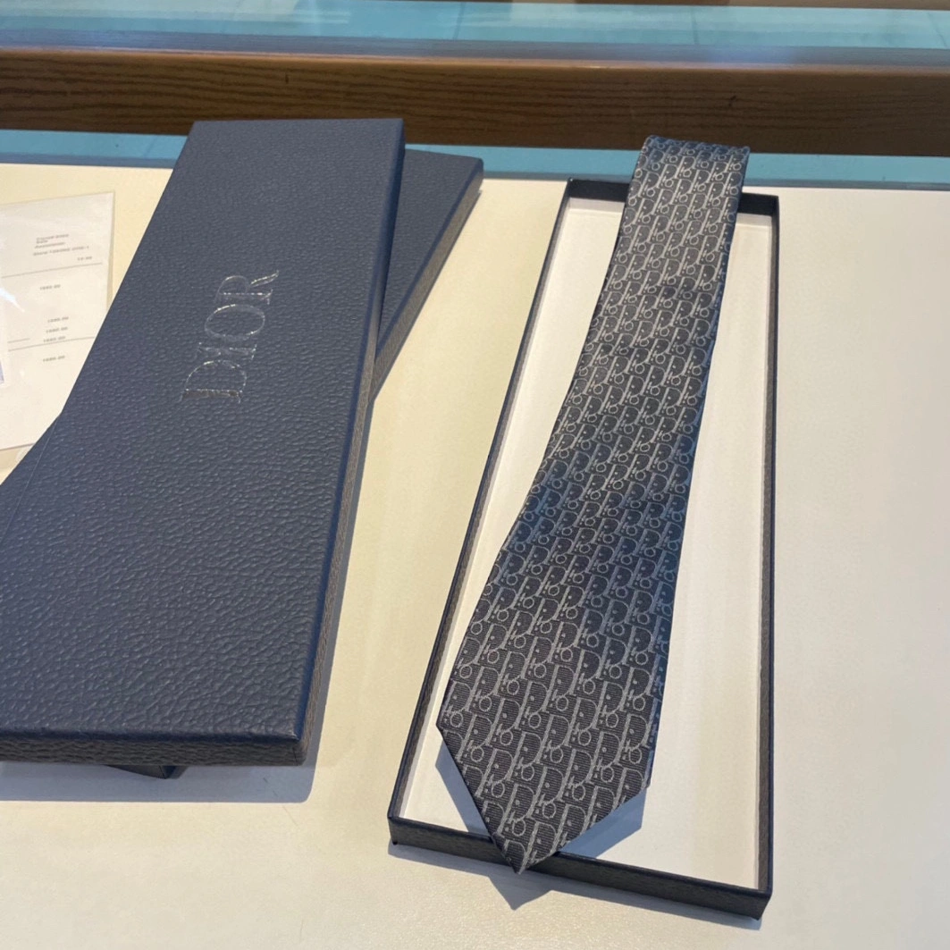 Trendsetting 8626 Christian Dior Necktie For Men