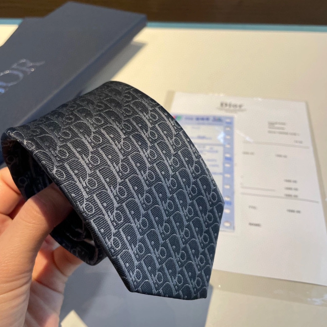 Trendsetting 8626 Christian Dior Necktie For Men