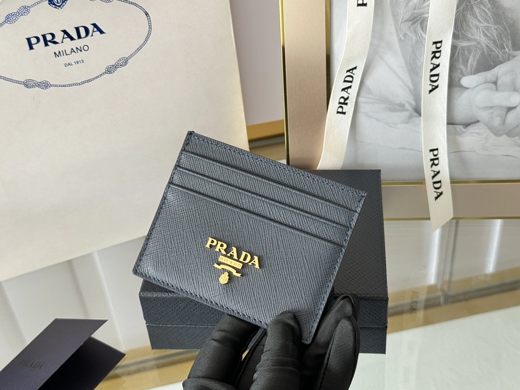 Trendsetting 8654 Prada Card Case In Navy For Women