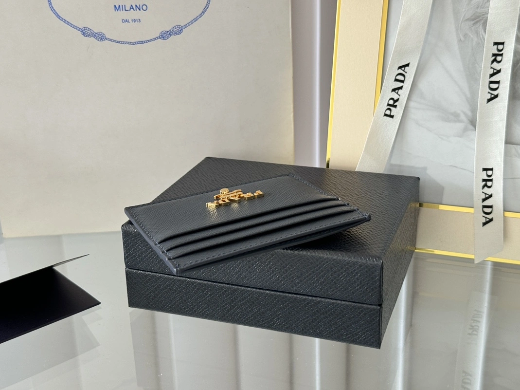 Trendsetting 8654 Prada Card Case In Navy For Women