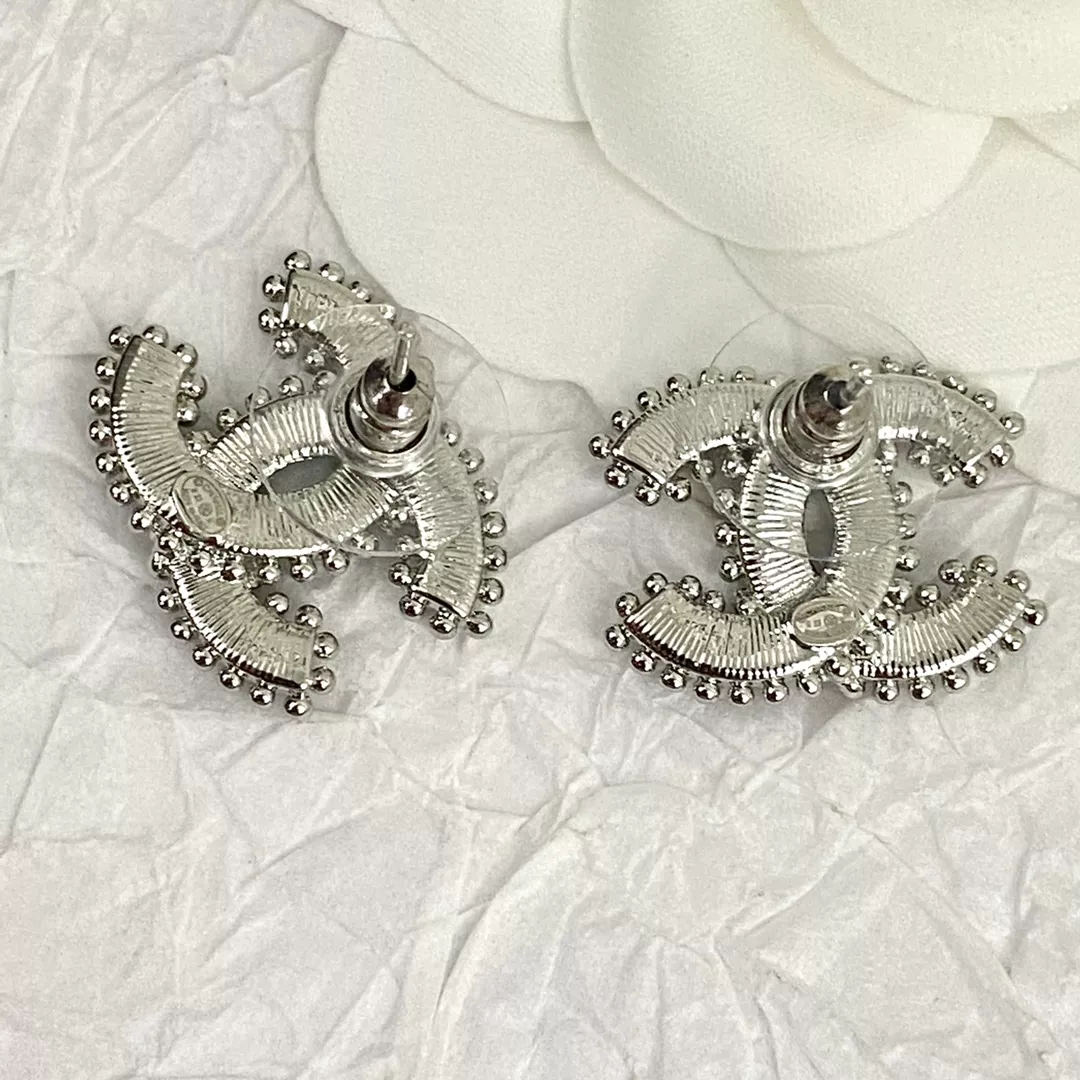 Trendsetting 869 Chanel Earrings For Women