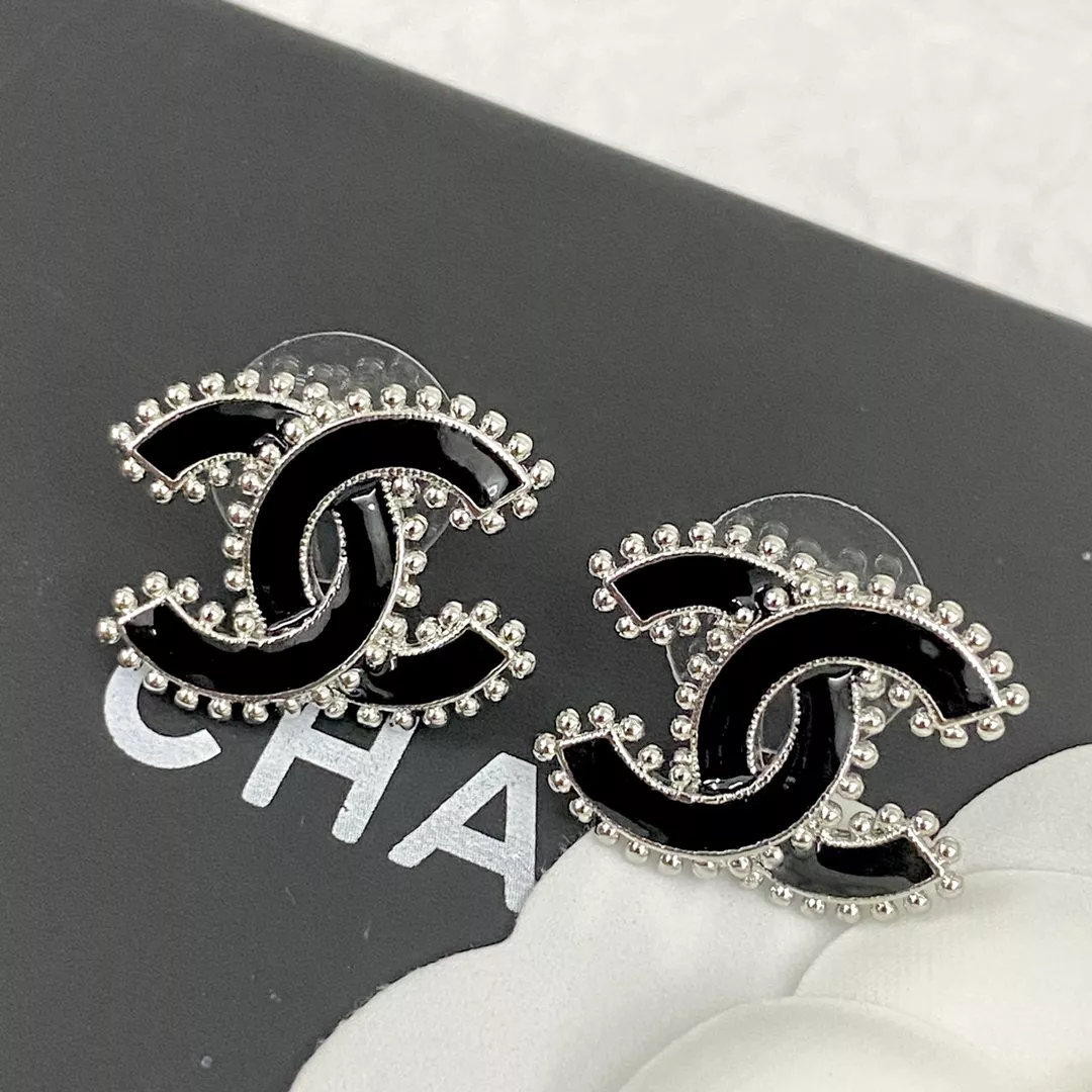 Trendsetting 869 Chanel Earrings For Women