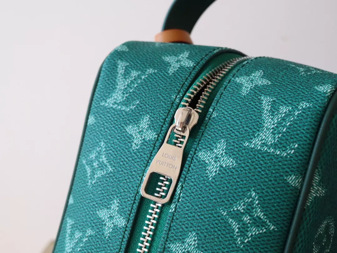Trendsetting 8703 Louis Vuitton AAA Quality Handbags For Women