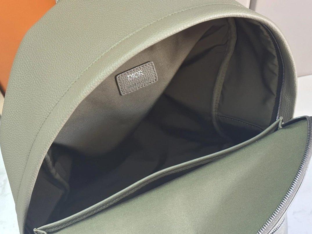 Trendsetting 882 Christian Dior AAA Man Backpacks