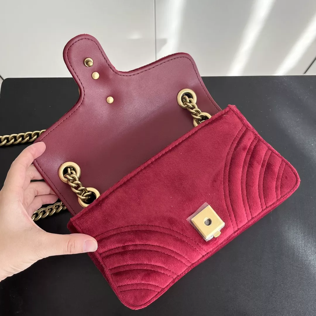 Trendsetting 8841 Gucci AAA Quality Messenger Bags For Women