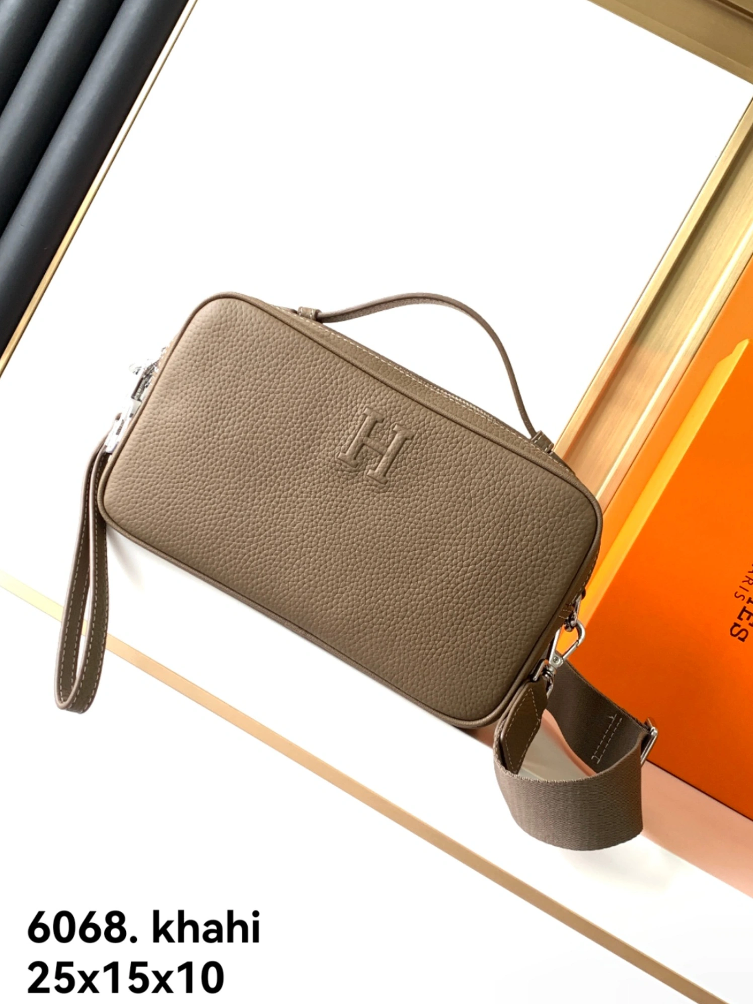 Trendsetting 9238 Hermes AAA Man Messenger Bags