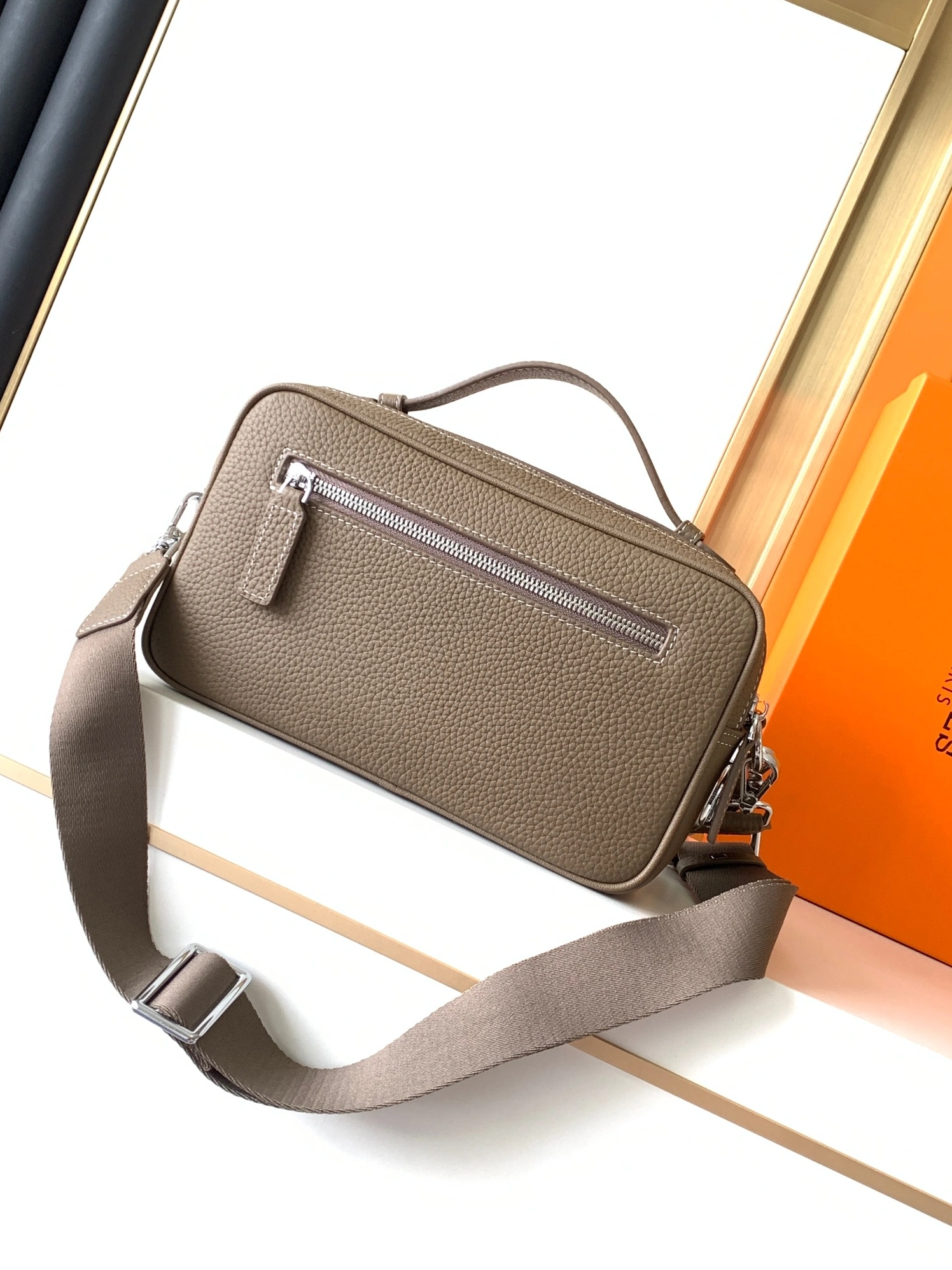 Trendsetting 9238 Hermes AAA Man Messenger Bags
