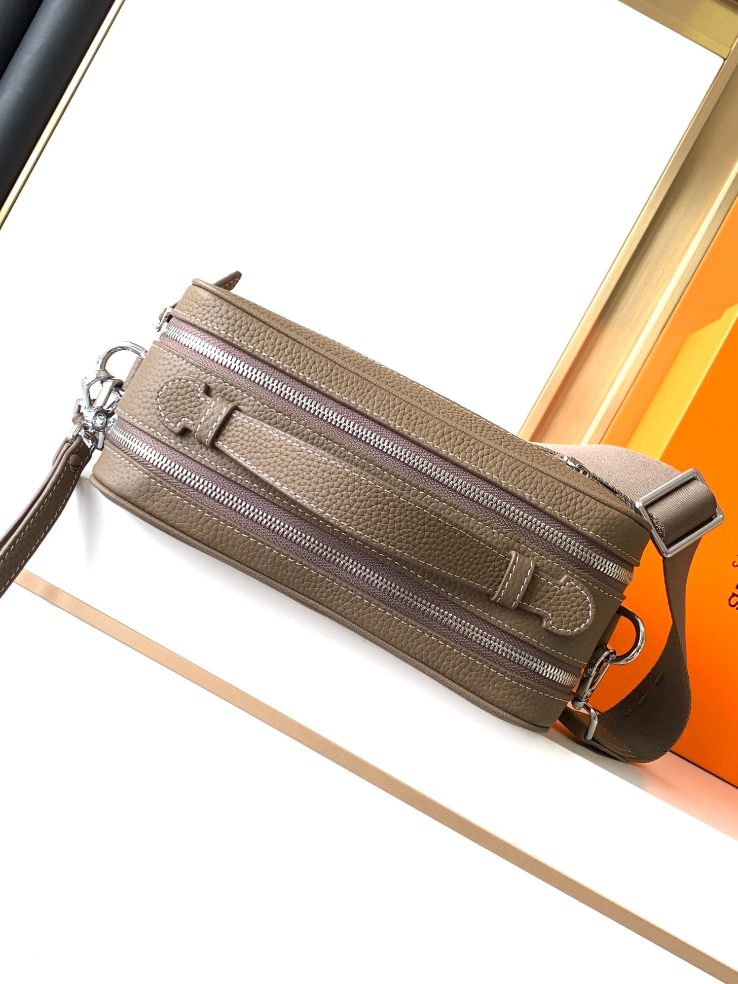 Trendsetting 9238 Hermes AAA Man Messenger Bags