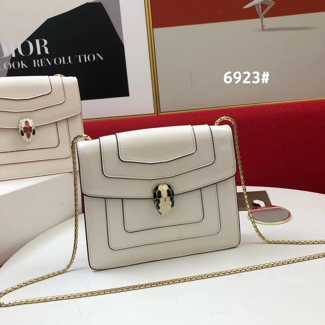 Trendsetting 9289 Bvlgari AAA Quality Messenger Bags For Women